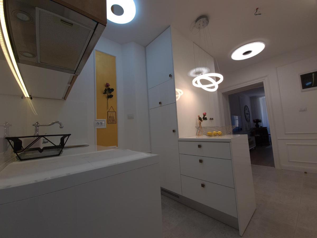 Trixi Maksimijan Apartment